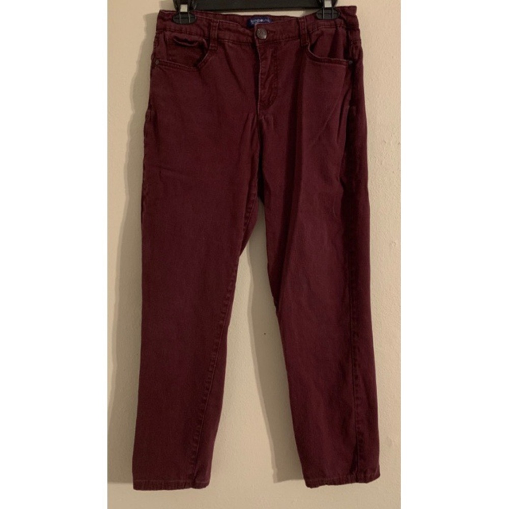 Bandolino Maroon Washed look Jeans SIZE 8